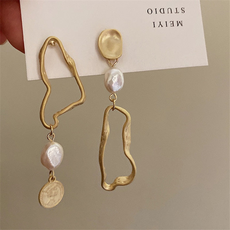 Asymmetric Long Pearl Earrings