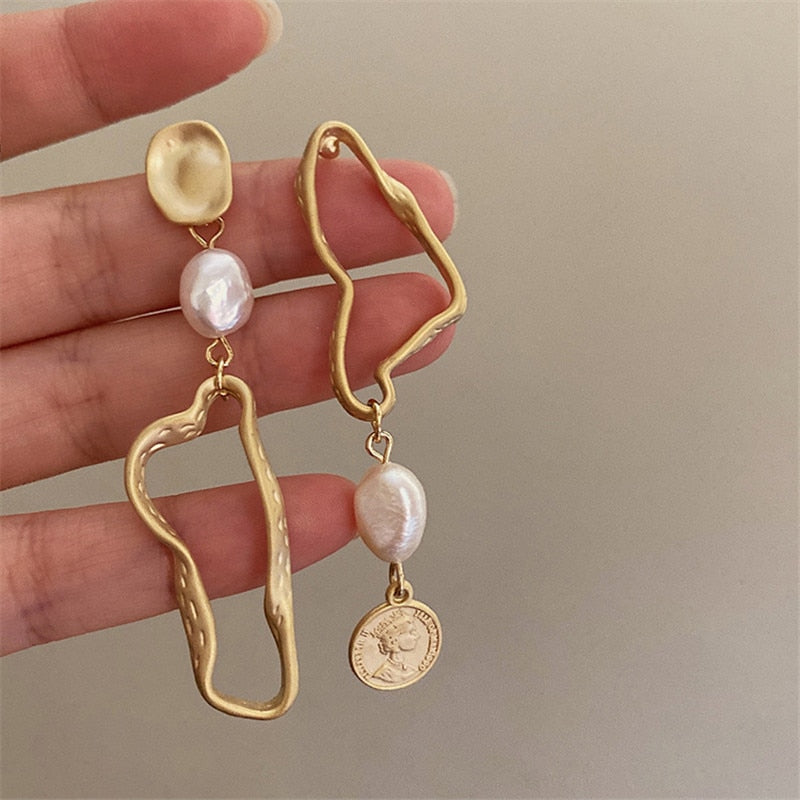 Asymmetric Long Pearl Earrings