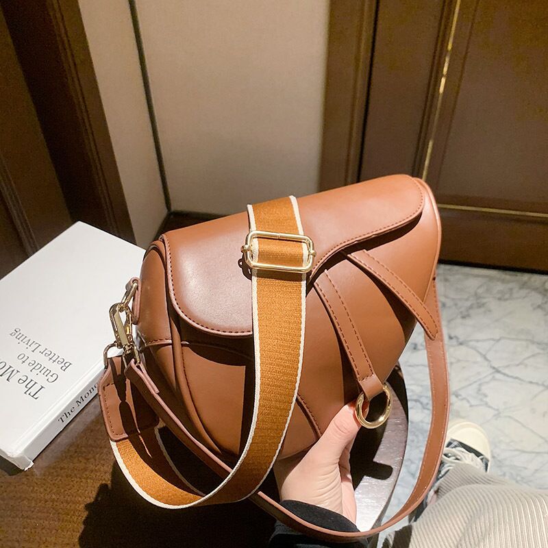 Leisure Saddle Pu Solid Color Handbag