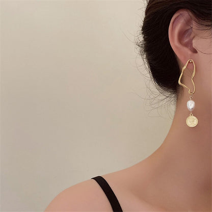 Asymmetric Long Pearl Earrings